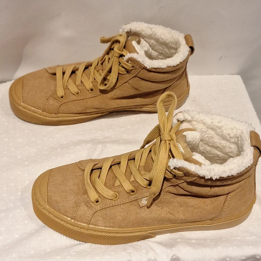 Cariuma All Camel High-Top Vegan Suede Thermal Sneakers Size 8.5